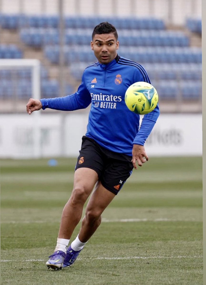 Casemiro's tweet photo. ➡️ #ElClásico https://t.co/arfYlKd8Gt