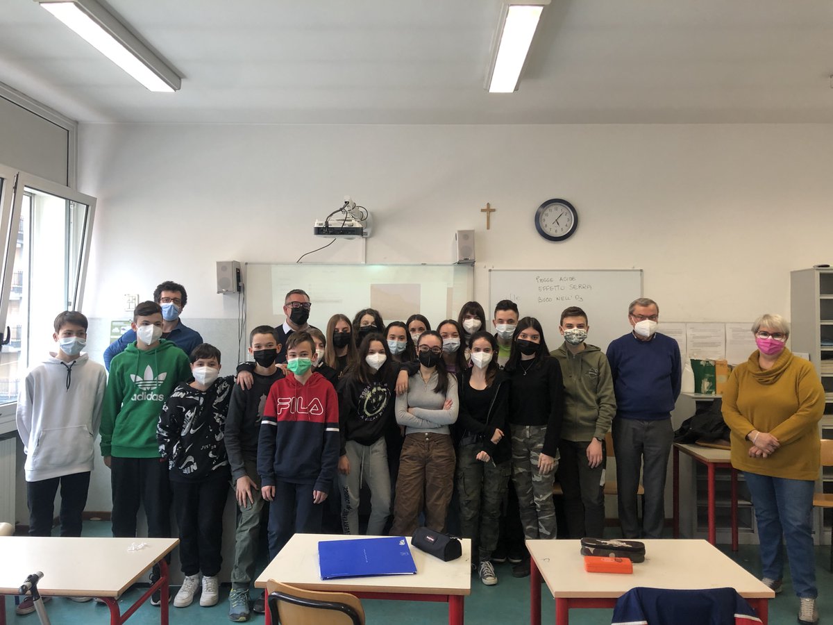 ComunediAosta's tweet photo. Seconda visita questo pomeriggio alla scuola #SaintRoch. Ricordiamo l'importanza dei enti democratici come il #ConsAosta e il @ComunediAosta con l'assessore all’istruzione @SamueleTedesco, il presidente del #ConsAosta @LucaTonino1 i vicepresidenti @renatofavre e @GiulianaRosset https://t.co/mHvTCQdKjH
