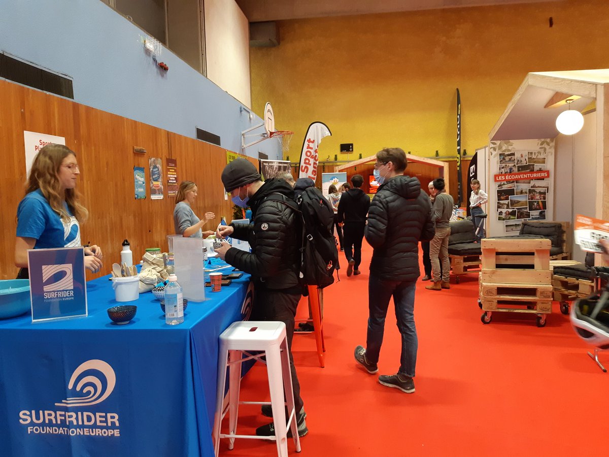 cyndie79's tweet photo. @MAIF est présente sur le village de retrait des dossards de @EcoTrailParis aux côtés de ses partenaires @surfridereurope
@le_RESES, @ANESTAPS, Trail Runner Foundation, Une Bouteille à la Mer, Uni-Vert Sport pour sensibiliser à la pratique du sport plus responsable. https://t.co/CRmeHz0V48
