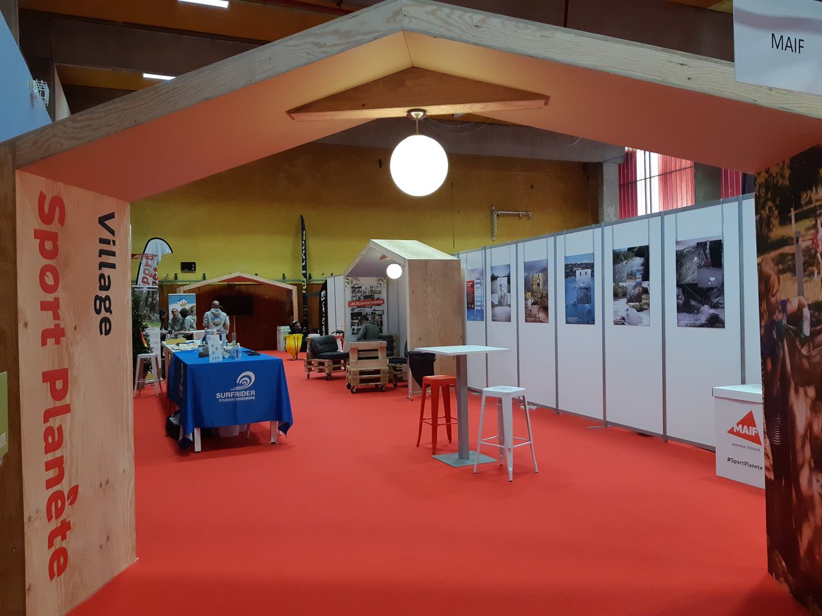 cyndie79's tweet photo. @MAIF est présente sur le village de retrait des dossards de @EcoTrailParis aux côtés de ses partenaires @surfridereurope
@le_RESES, @ANESTAPS, Trail Runner Foundation, Une Bouteille à la Mer, Uni-Vert Sport pour sensibiliser à la pratique du sport plus responsable. https://t.co/CRmeHz0V48
