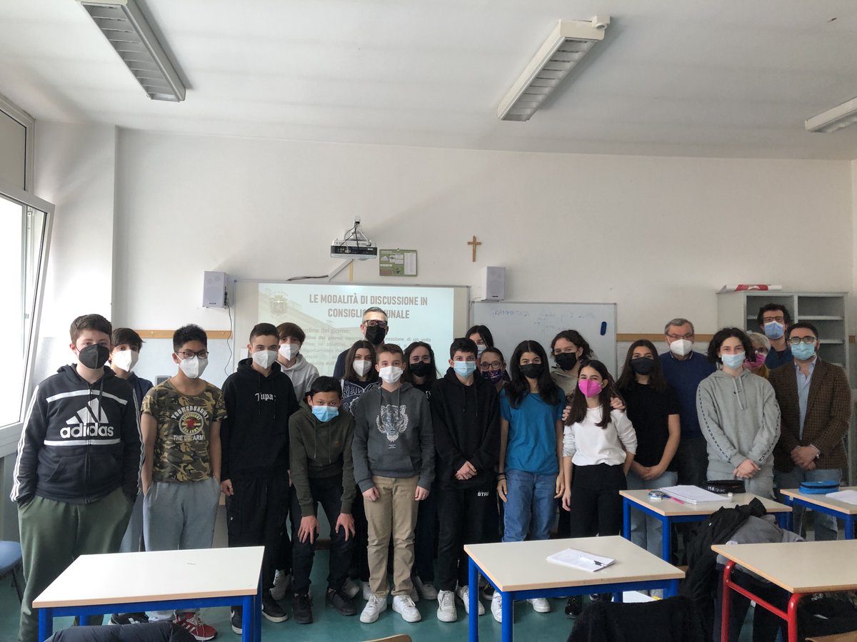 ComunediAosta's tweet photo. Seconda visita questo pomeriggio alla scuola #SaintRoch. Ricordiamo l'importanza dei enti democratici come il #ConsAosta e il @ComunediAosta con l'assessore all’istruzione @SamueleTedesco, il presidente del #ConsAosta @LucaTonino1 i vicepresidenti @renatofavre e @GiulianaRosset https://t.co/mHvTCQdKjH