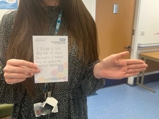 DudleyDSPP's tweet photo. Staff from the Safeguarding and Complex Vulnerabilities Team pledge to give #HelpingHAnds by #BelievingVictims, #Listen and #UseMyVoice

#CEADay22 https://t.co/r80FQNrLLx