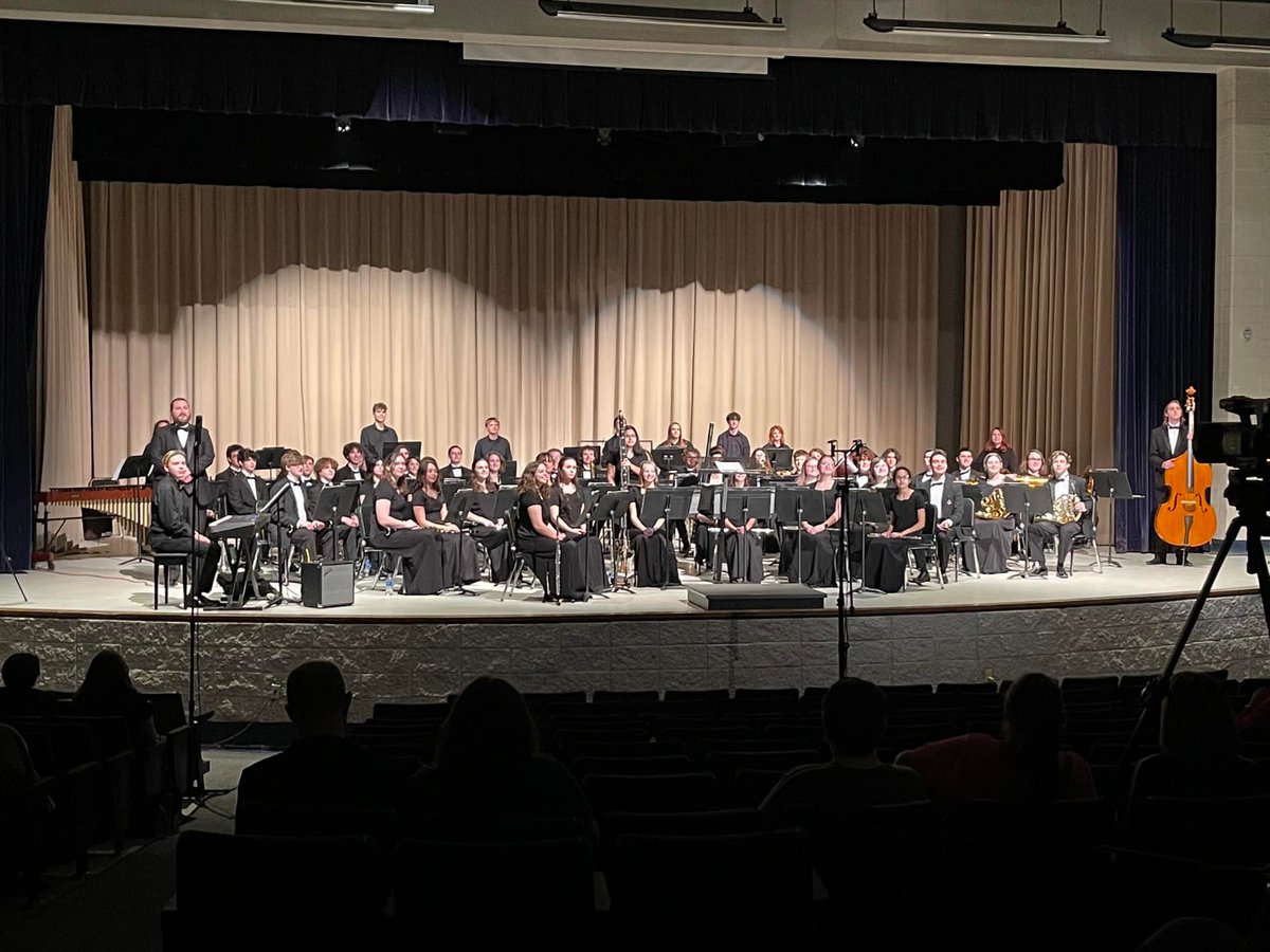 Congratulations to the Daphne HS Concert Band and Wind Ensemble on their outstanding performances at the Alabama Bandmaster’s Association District 7 Music Performance Assessment.   
Both groups received superior ratings! 
Bravo to the students on their hard work and dedication!