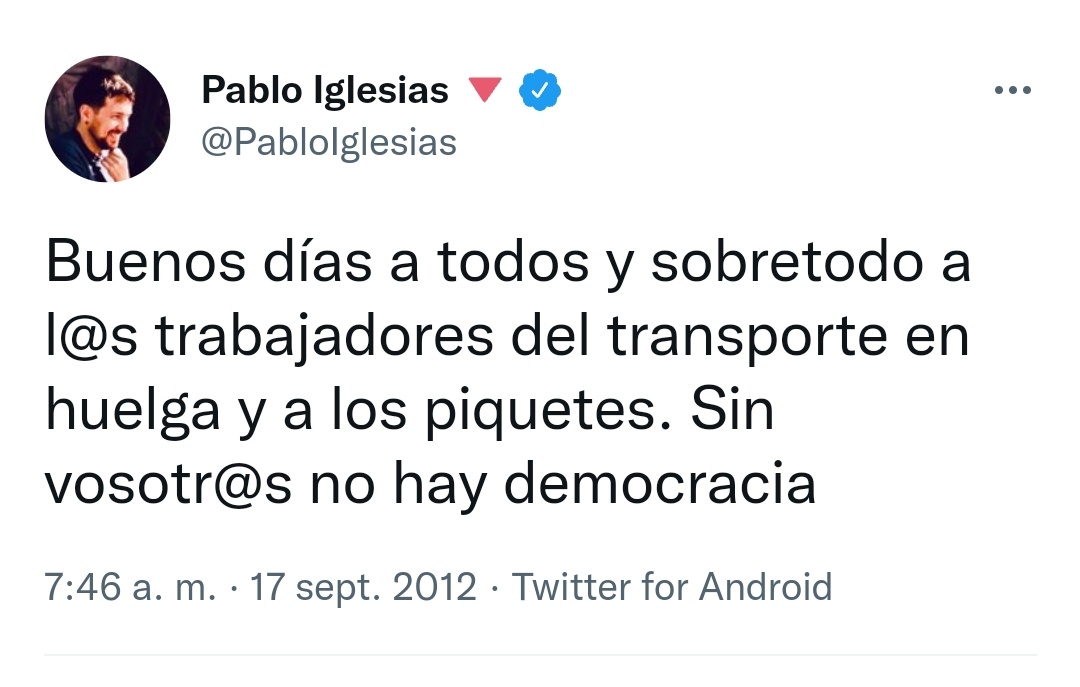 NicoBolivariano's tweet photo. Los camioneros en huelga son fascistas. 

No como cuando gobernaba la derecha, que eran ejemplo de democracia. https://t.co/7bknmVcQqA