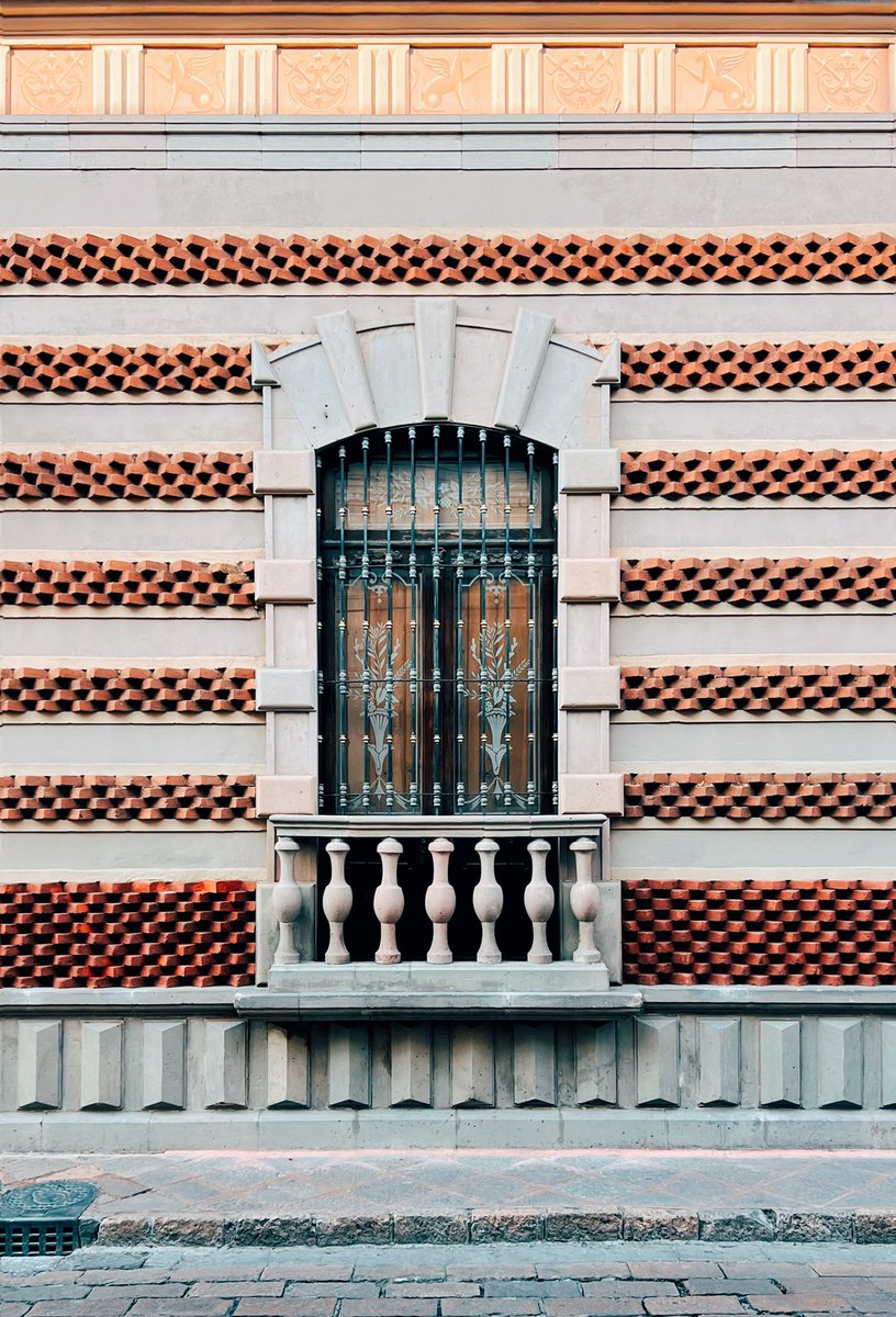 elsermot's tweet photo. Regálame una ventana
#SERMOT #PhotographyIsArt #Querétaro #WindowPorn https://t.co/5ReWmb93GX