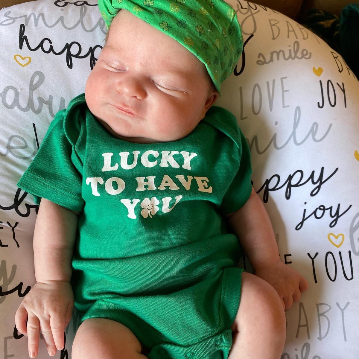 savannahvoigt's tweet photo. First St. Patty’s Day —> Second St. Patty’s Day🥰💚☘️ https://t.co/SZWsDGFiFH