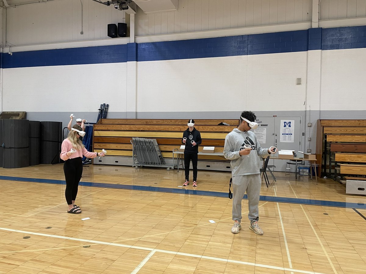 Quantitative Reasoning students had fun experiencing math in VR today! So excited for my students to have a real world experience in VR and mathematize that experience! <a href="/MidviewHS/">Midview High School</a> @MidviewSuper