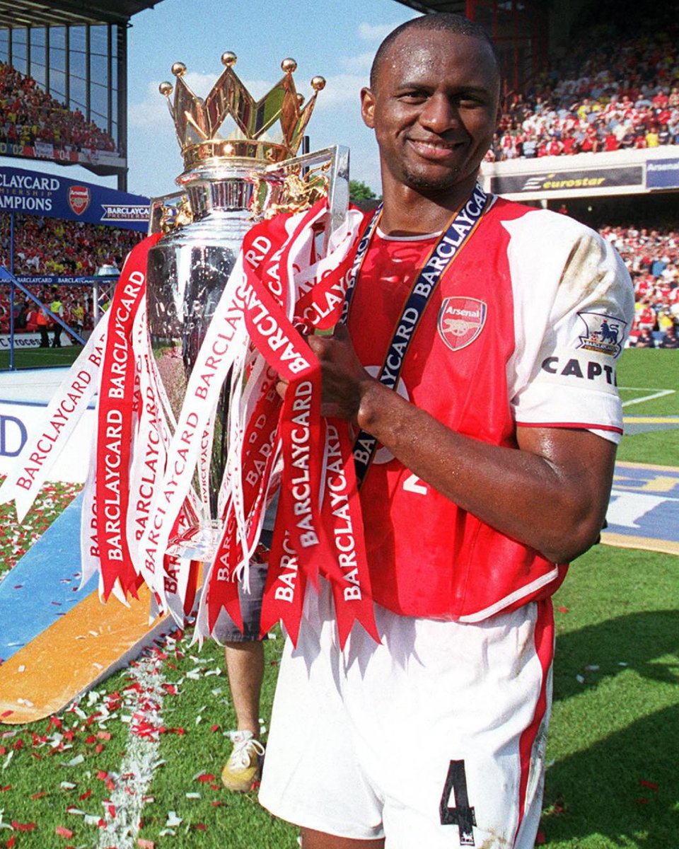 Arsenal's tweet photo. Happy St Patrick’s Day, Gooners 😉 https://t.co/w7jGPOsUna