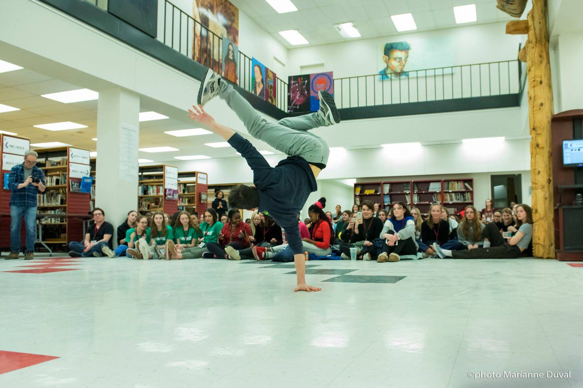 MASConline's tweet photo. 🚨Rappel important! 🚨
Il ne reste que quelques jours avant le Festival de danse en milieu scolaire (FDMS)! Jetez un coup d’oeil à ces photos prises durant les anciens FDMS!💃🕺 #FDMS2022
Pour plus d’information, visitez 👇 https://t.co/z4uvJIwzxs https://t.co/Yc32sByfuG