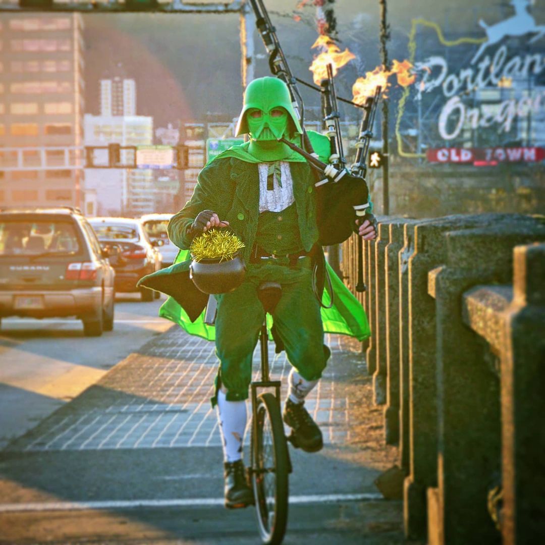 TheUnipiper's tweet image. Happy St. Paddy's Day! ☘️🥳 A lot of folks have been asking where I'll be and while I won’t be out today, you can catch me on Saturday, 3pm at Silver Falls Brewery! Sláinte! #StPatricksDay #StPaddysDay