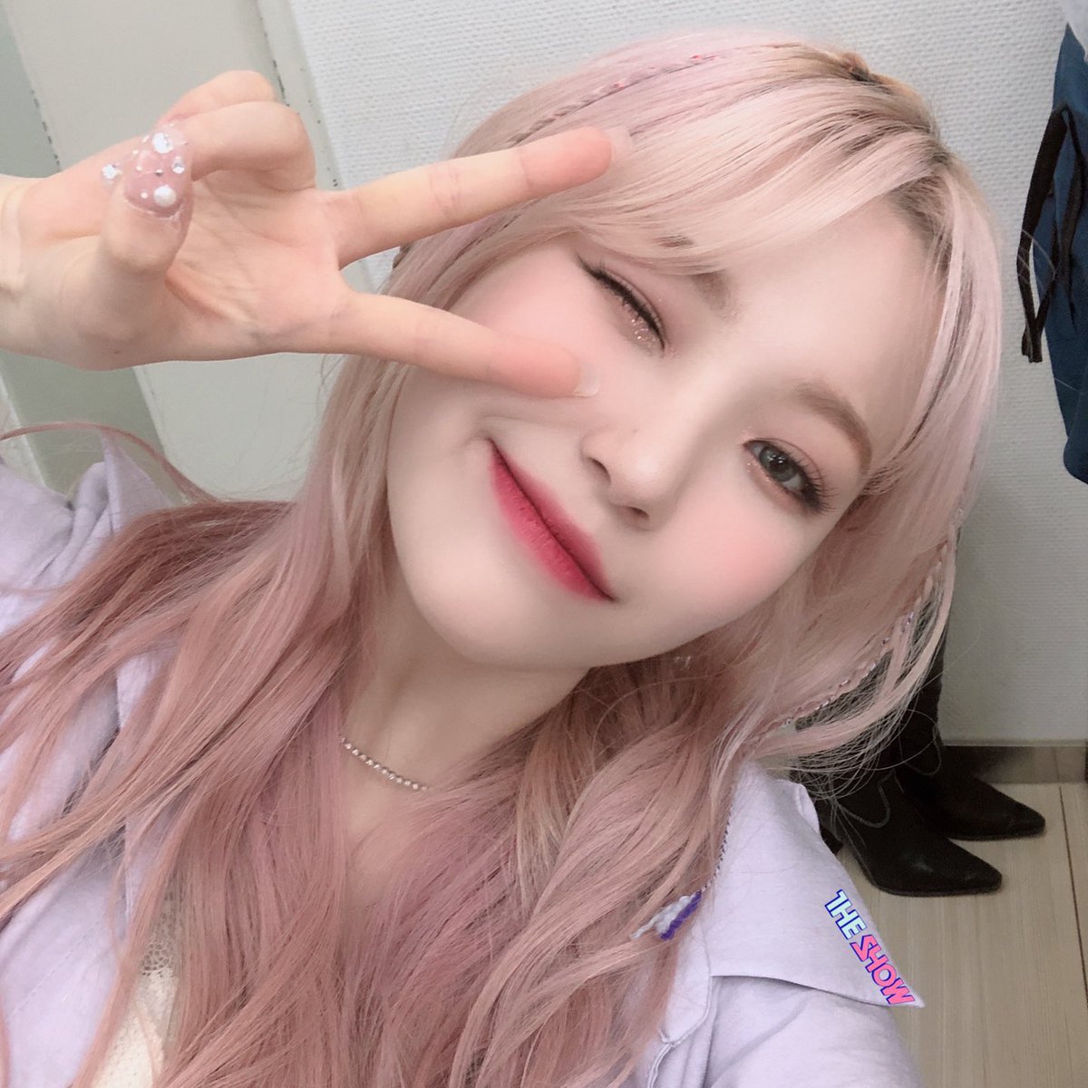 honeybbu's tweet photo. 백디헌은 진짜 윙크장인이라...
태어낫을때부터 윙크하고 태어낫을구같음 https://t.co/4baQ9IHf5K