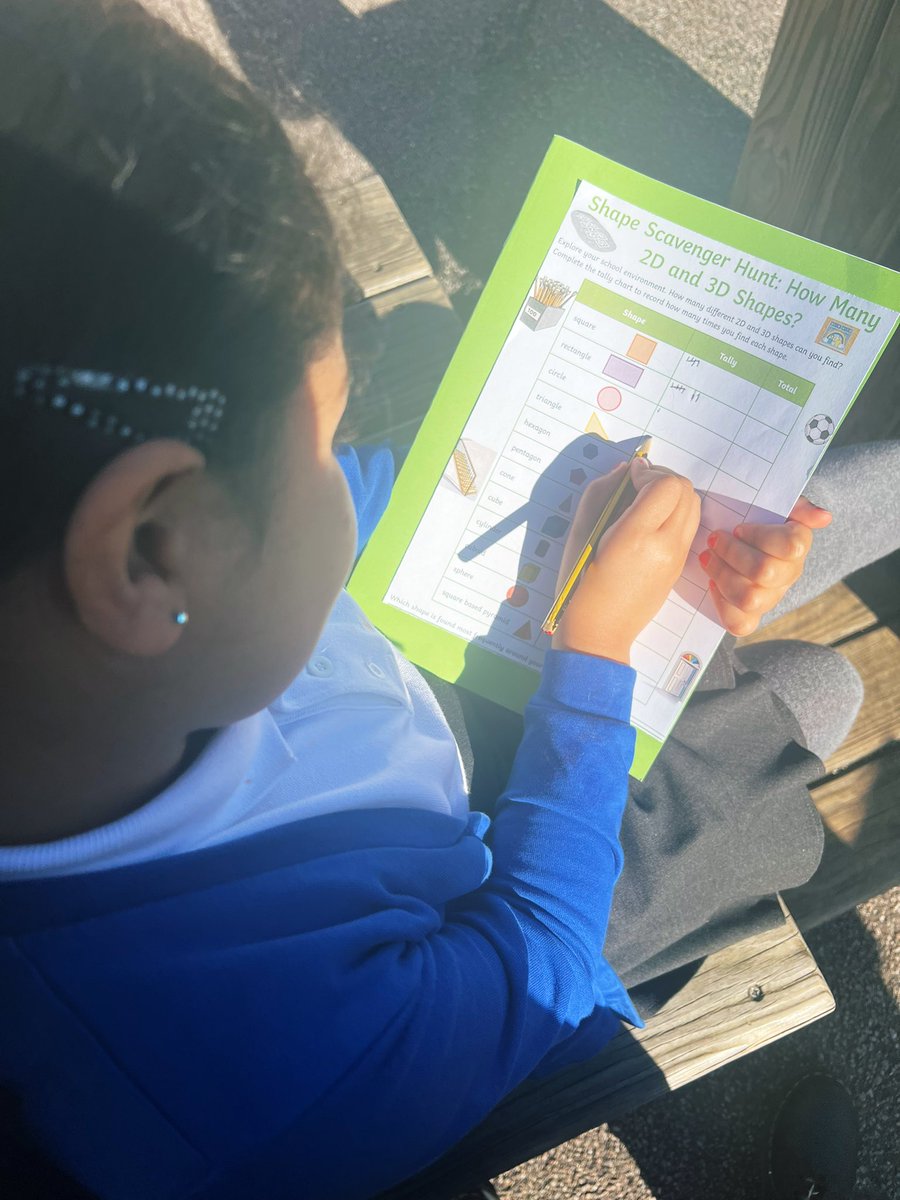 miss_bradfield's tweet photo. This afternoon Year 2 went on a shape scavenger hunt around school. We were looking for 2D and 3D shapes and recorded them in a tally chart. Which shape do you think we found the most of? 🔺🟩🔵 @PelhamPrimary_ @trustilluminate #maths #education #yeartwo https://t.co/mTGsxxuv9G