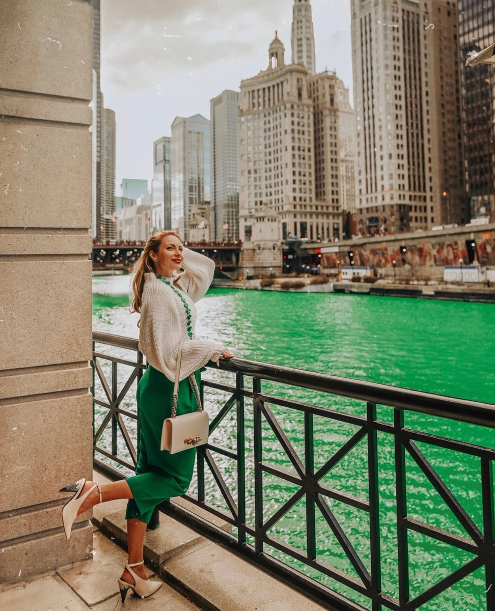 Happy St. Pattys! No one celebrates quite like Chi-town! ☘️ 🍺
Did you know each year the Chicago River is dyed green to celebrate? This tradition actually dates back to 1962 and a local parade is held to celebrate! 

Photo - <a href="/bubbly/">😈</a>.moments

#stpatricksday #stpattys