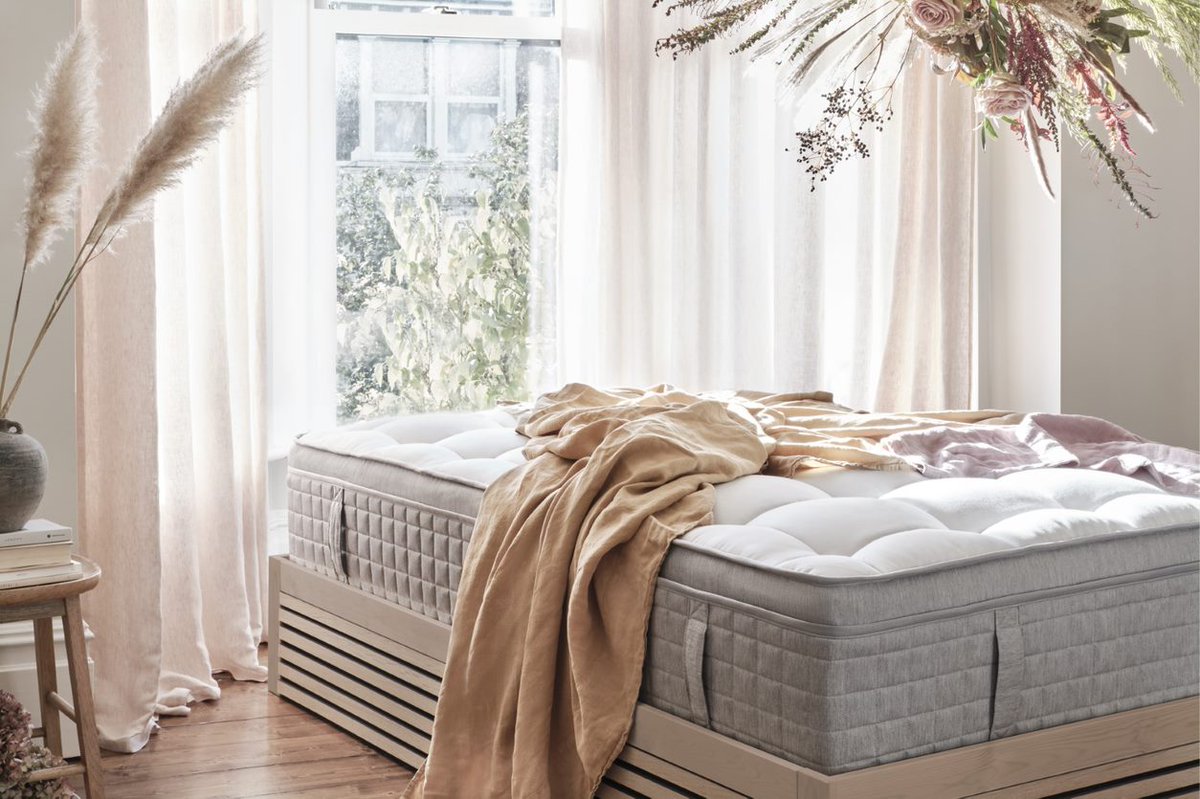 Spring is in the air - a good time for a fresh new look in the bedroom?  With over 70 divan fabrics + multiple styles to choose from,  unleash your inner interior designer and make a centre piece with a Millbrook bed! 

#sustainable #sleep #spring #bedroom #Thursdaythoughts