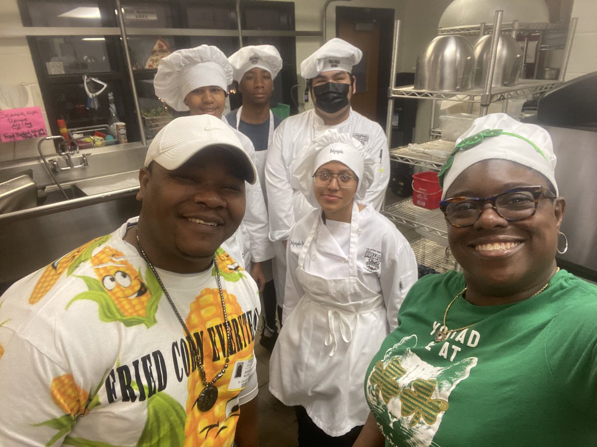 Great learning opportunity for our students! <a href="/EverythingCorn/">EverythingCorn.com</a> was in the building and leaned about food production. <a href="/DrTamaraCandis/">Dr. Tamara Candis</a> <a href="/DustinDavisCTE/">Dustin Davis-Austin</a> @LettMeLeadTC <a href="/KENYAGREER14/">DR. KENYA GREER</a> <a href="/MonicaKPearson/">Monica Kaufman Pearson</a>