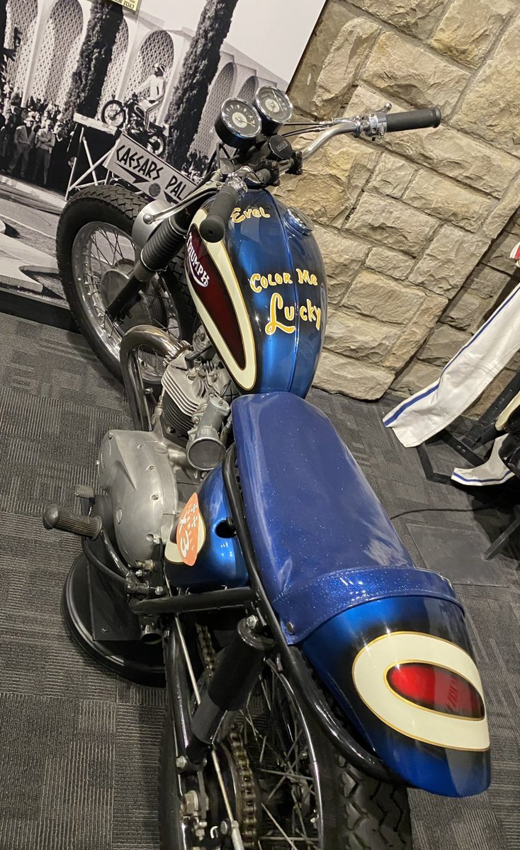 evelknievel's tweet photo. Happy St. Patrick’s Day from #evelknievel May luck color you today #colormelucky
Caesar’s Triumph Replica bike pictured here with Evel’s ever present Motto … “Color Me Lucky” from the Man of an Irish mother ☘️🍻 https://t.co/NPFJYg551d