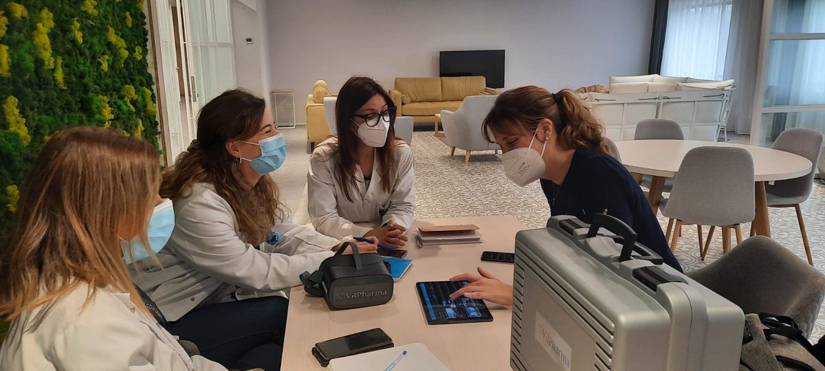 iramo_psico's tweet photo. L'EAPS  ens hem reunit avui amb la Mireia Cigarran @VR_Pharma, per desenvolupar el projecte de realitat virtual que portarem a terme dins la Clínica Cuides 

@UICbarcelona @FundlaCaixaCAT @CatEaps 
#EnfermedadesAvanzadas #FinaldeVida https://t.co/DF0GkS7l0k