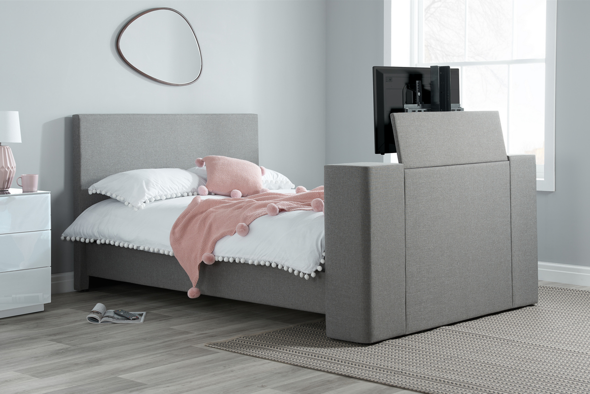 Birlea_Ltd's tweet photo. The ultimate luxury, indulge in your favourite programmes from the comfort of your bed.
Make a grand statement with this elegant contemporary Plaza bed frame.
#tvbed #home #interiordesign #interior #homedecor #bedroomdesign #bedroom #bedroomdecor #bedroominterior #bedroomgoals https://t.co/6Bc66hWXBN