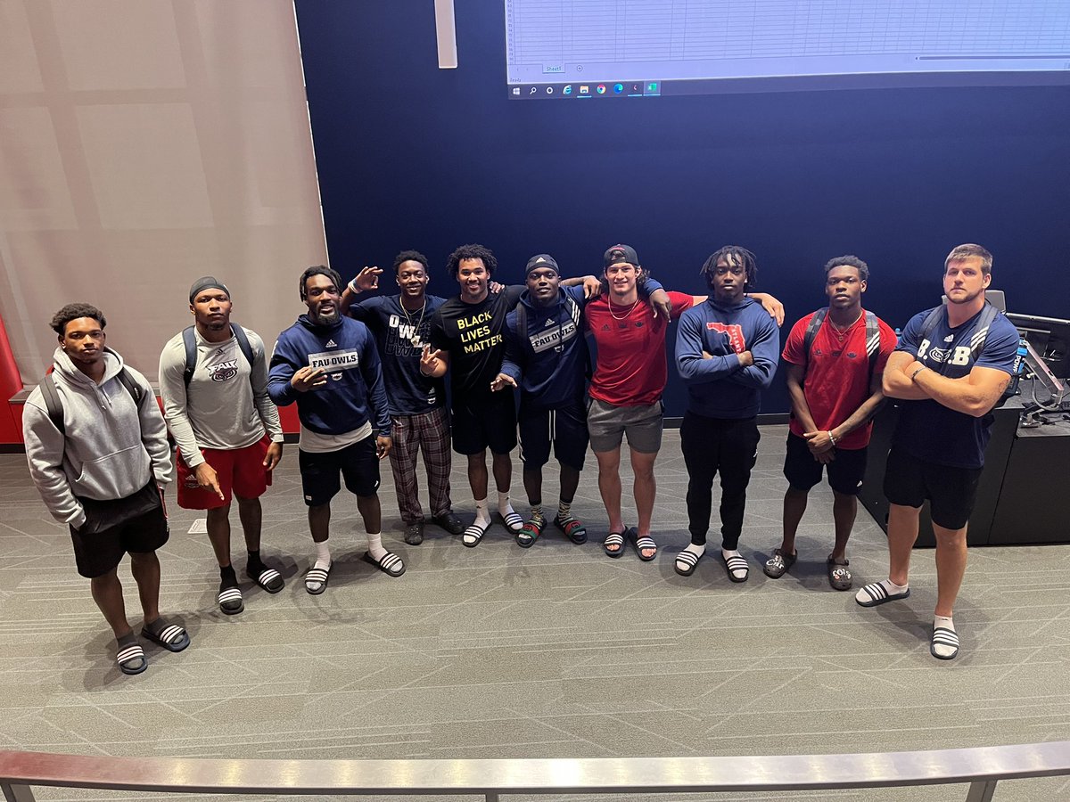 chadlunsford's tweet photo. Spring 22 @FAUFootball Swags Teams Draft Captains … ST Competition Draft!!!

LOVE TO WIN … Hate to Lose 
#WinningInParadise 🦉 🏝 

@LarryMcCammon3 
@Pnation_305 
@teja2k 
@AhmanRoss 
@JavionPosey 
@thekelvindean 
@Manitime30 
@JerrelsJarrett 
@Austin_Evans8 
@la_wester https://t.co/VSvgiPiBxo