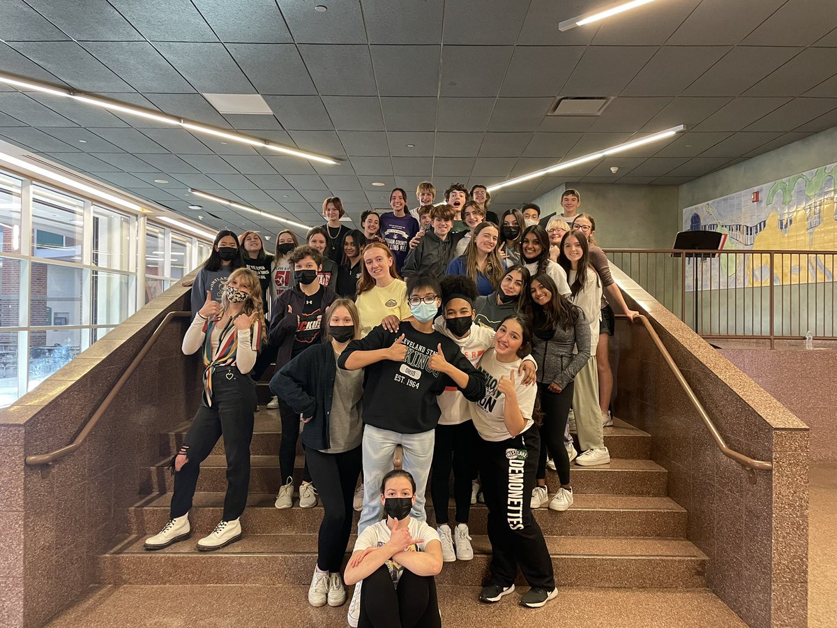 The Chicago cast getting ready for the show! See them perform from April 7th to the 10th :)