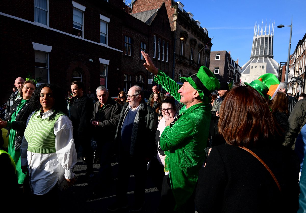 St Patrick's parade 2022 in the Liverpool sunshine #Liverpool #StPatricksDay