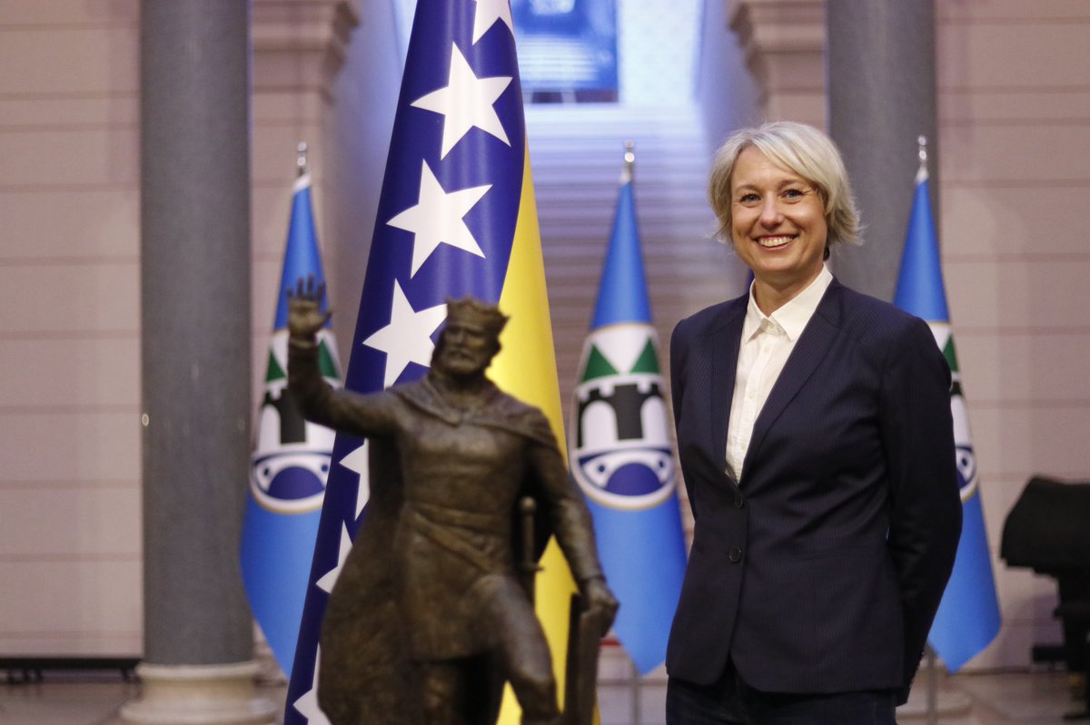 MargeticAnja's tweet photo. Sretna sam što će Kralj Tvrtko dobiti svoje mjesto u Sarajevu. Tvrtko je još jedan dokaz državnosti, trajnosti i posebnosti Bosne i Hercegovine. Živjela Bosna i Hercegovina! 🇧🇦 https://t.co/5SgSm1LZmo