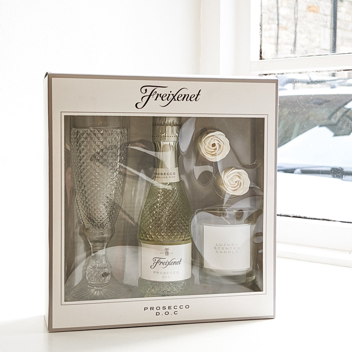 COMPETITION TIME 🎉

To celebrate Mother’s Day 2022, we wanted to give you the chance to win a Freixenet Prosecco Pamper Set 🥂

To enter, simply follow our page and RT this post. 

The competition closes at 23:59 on Sunday 27th March 2022

#thomasquinn #mothersday #freebiefriday