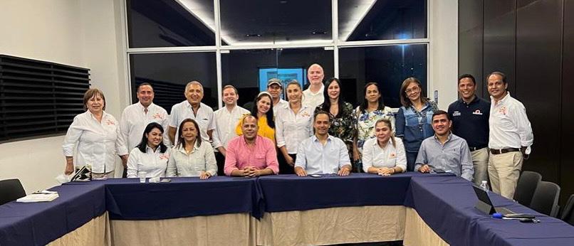 comfacesar's tweet photo. Seguimos trabajando por la reactivación económica del Cesar. 
De la mano de @MagiaVallenataV aunaremos esfuerzos para la promoción de nuestro departamento como destino turístico nacional e internacional @FrankMontero36 https://t.co/5nlTOd2zZn