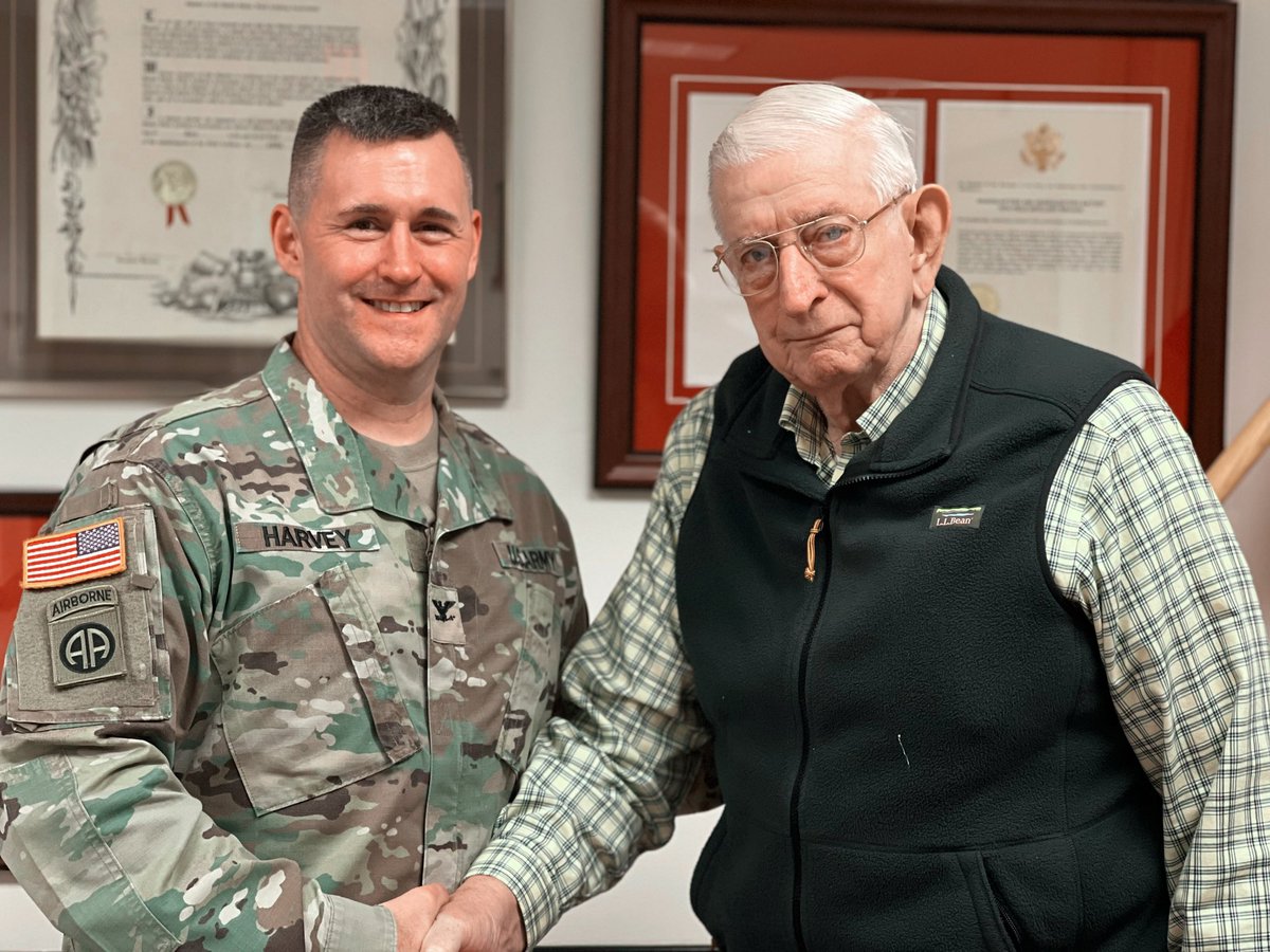 18thfabcdr's tweet photo. Today, the very first Brigade Commander of the 18th Field Artillery Brigade, Brigadier General (retired) Joseph L. Nagel visited the brigade. He led the brigade from 1979 to 1980.
@18th_FA_BDE 
#fieldartillery #HIMARS #lineage #firstcommander #winningmatters #peoplefirst https://t.co/g2YxElLPLd