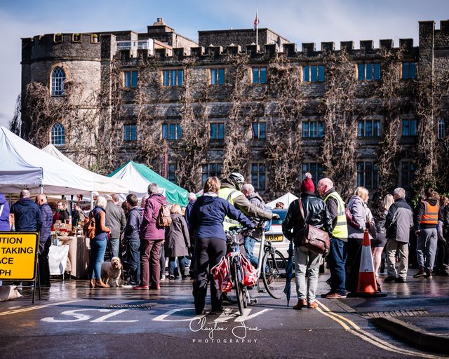 The Taunton Independent Market is a must-see when visiting Taunton this Sunday, so head into Castle Green between 10am-3pm for some outdoor shopping.

After having to reschedule we are also REALLY thrilled to report that the weather forecast for this weekend is for SUNSHINE!