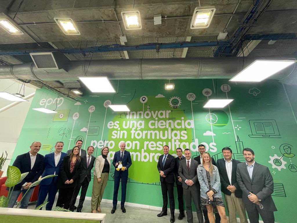 avargasalvarez's tweet photo. Acompañamos desde @PROCOLOMBIACO a la misión de empresas Galicia del Cluster TIC, interesados en conocer las ventajas que Medellín con @Ruta_N y #C4RI ofrecen a estas empresas. #InvestinColombia @JulianaGomezPe @MariaLuisaDuqu5 https://t.co/H3Pi52jihb