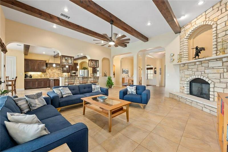 REMAXSkyline's tweet photo. What a dream home!  🤩
This home is filled with luxury features like an open gourmet kitchen with pendants over a center island complete with sink and plenty of counter space for cooking, entertaining and more! 

Jennifer Puryear ®️ 
☎️ (512) 917-5161 
@jenniferpuryear https://t.co/VR0VcUwttj