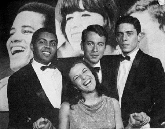 chico buarque em companhia de gilberto gil, geraldo vandré e elis regina, anos 60.