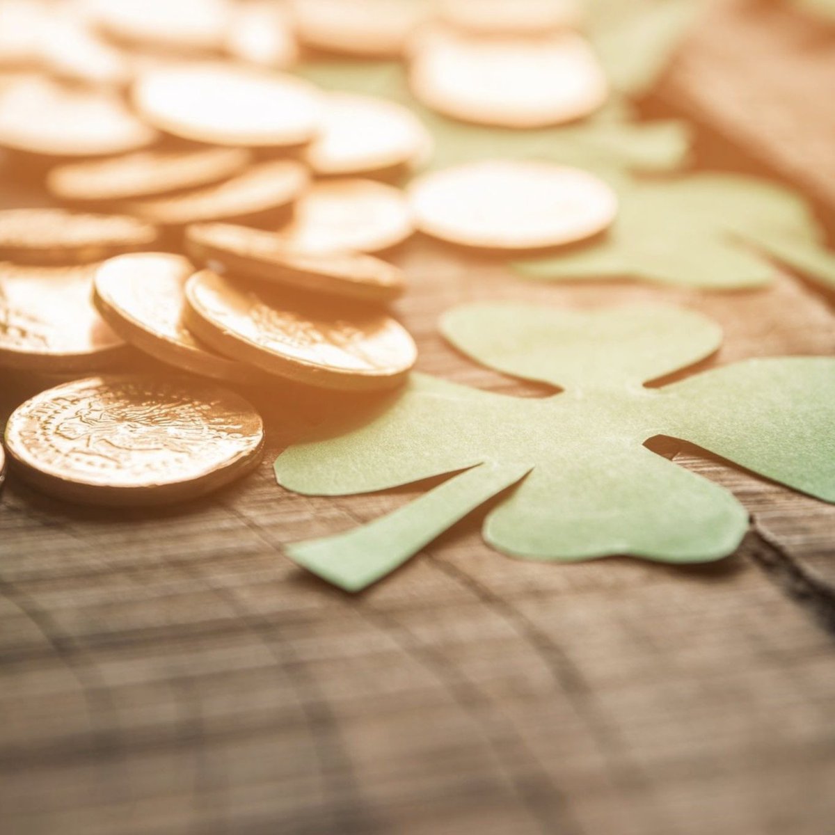 FHSUdining's tweet image. poppin' in to say happy Saint Patrick's Day! We hope you're wearing green 🍀