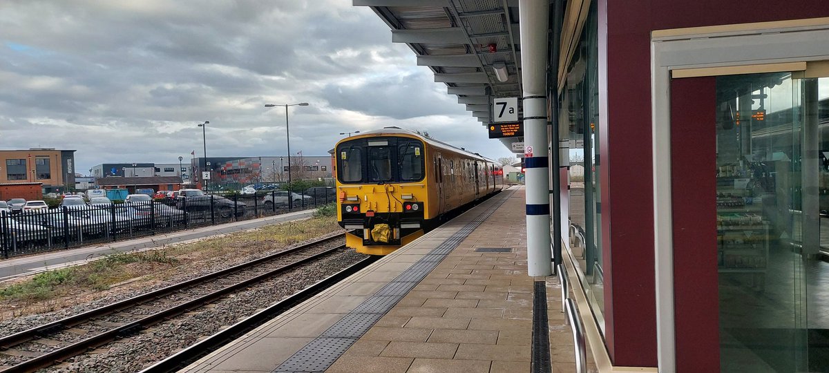 thesatnav89's tweet image. Heading home dont know where to look 37510 37611 60028 950001  #class37s #class950 #class60