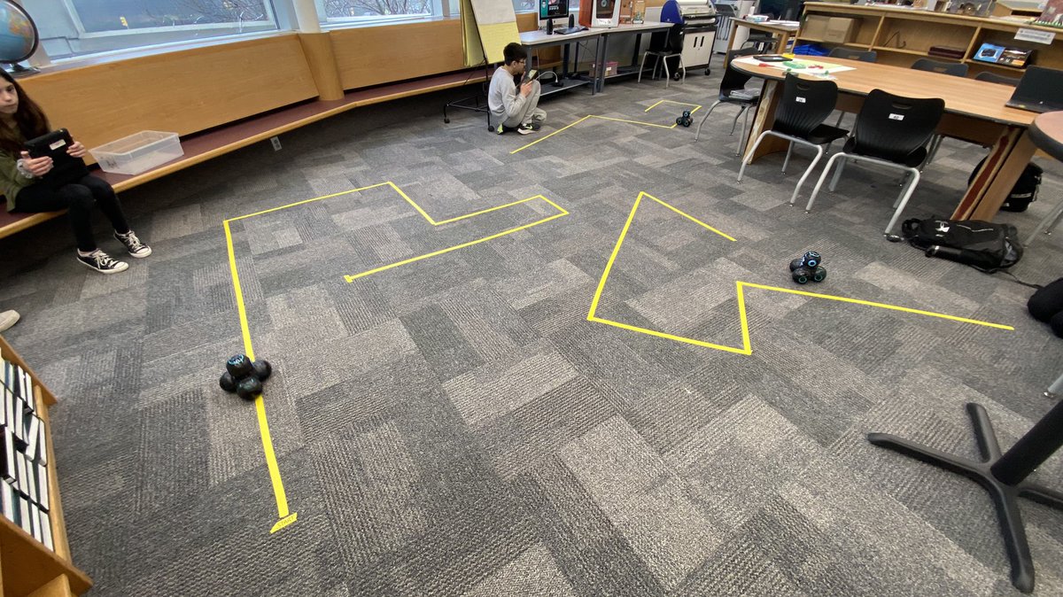 Lauren Velez tweet media