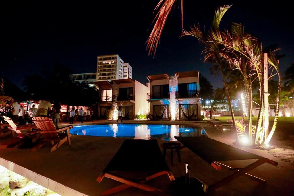 JM_UNANUE's tweet photo. Gracias al Grupo Villarica por invitarnos al corte de listón del Hotel Boutique Xka-n.

Un concepto innovador que aporta vanguardismo a la oferta turística de nuestra ciudad. https://t.co/vdfn7OxVQC