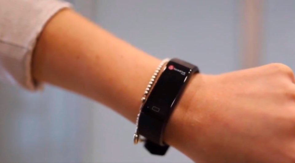 Ashley_KLAA's tweet photo. That one time @fordnation spent 2.5 million on covid beep beep bracelets. Has anyone even seen one of these bad boys floating around in #Ontario where they at Doug?!? #PCsThrowBackThursday Just here to remind everyone to #VoteFordOut #WheresTheMoney https://t.co/nSkGvVCyIl