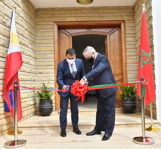 MdSaylhak's tweet photo. @MarocDiplo_AR 
تم، اليوم بالرباط، افتتاح مقر سفارة جمهورية الفلبين، بحضور وزير الشؤون الخارجية الفلبيني، السيد Teodoro Locsin Jr، والسفير، المدير العام بوزارة الشؤون الخارجية، السيد فؤاد يزوغ https://t.co/6t3Xwgl3yW