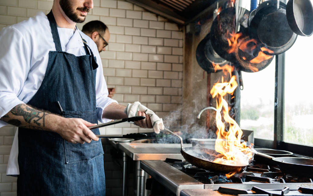 Afficher son talent de #chef de #cuisine est désormais possible  grâce aux #badgesnumériques. Certaines formations sont d'ailleurs particulièrement uniques !

#edtech #formation #restauration 

badgenumerique.com/2022/03/les-ba…