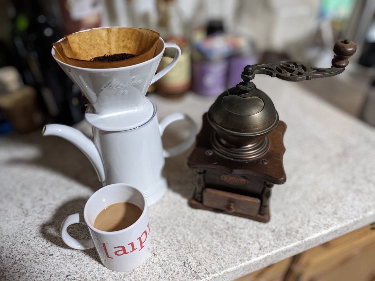 aipi_de's tweet photo. Wenn der ☕️ digitale Kaffeevollautomat streikt, dann gibt es bei aipi natürlich auch eine ⚠️ Notfall-Lösung... #itsicherheit #kaffeesicherheit https://t.co/4c2u2PCPE3