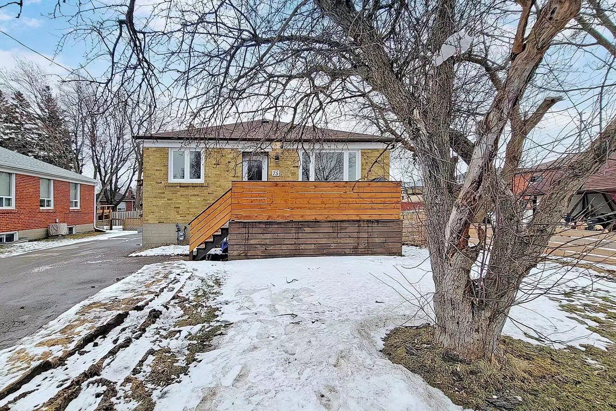 SuperstarsRyan's tweet photo. Immaculate Detached Raised Bungalow Sitting On A Premium 50X134Ft Builder Lot W/High Quality Upgrades ($150K+ Spent).Bright &amp; Efficient Lay-Out W/Premium Hardwood Flrs, Pot Lights &amp;Smooth Ceilings T/O, New Windows !Sep Entrance W/Two Divided Living Spaces! Asking For $1,199,000! https://t.co/qOXrykxDqE