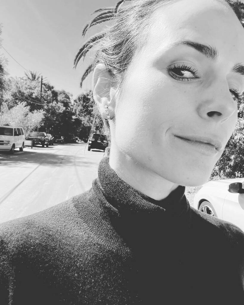 JordanaBrewster's tweet photo. Palm tree pony https://t.co/0Tpw2VqYi4 https://t.co/KtHbM8vF6l