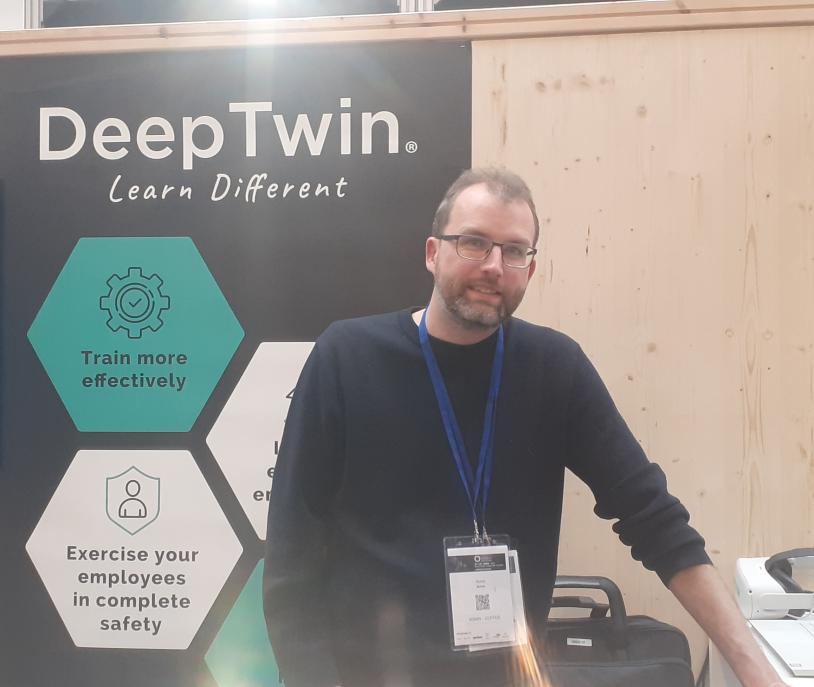 AgenceNumix's tweet photo. Première journée terminée au @VirtualityParis, riche en échanges et partages, on se retrouve demain pour le pitch Numix 9h25, restez connecté 😉
#Numix #DeepTwin #Virtuality2022 #Metaverse #AR #VR #XR https://t.co/jmaw0yqcxs