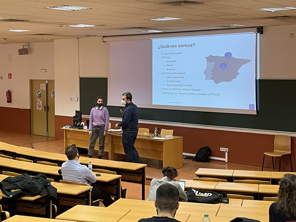 etsii_urjc's tweet photo. Nos cuenta @ZerolynxOficial que hacen en el Aula Magna del Aulario II #ETSII_JobDays https://t.co/bPkZVIBTMO