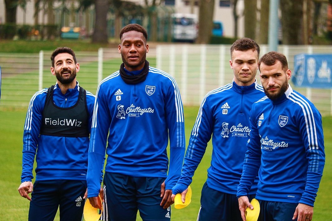 FCVB_officiel's tweet photo. 𝑳𝒆 𝒓𝒆𝒕𝒐𝒖𝒓 𝒂̀ 𝑪𝒉𝒐𝒖𝒇𝒇𝒆𝒕, 𝒄’𝒆𝒔𝒕 𝒅𝒆́𝒋𝒂̀ 𝒅𝒆𝒎𝒂𝒊𝒏 🏠

𝐏𝐑𝐄̂𝐓𝐒 𝐩𝐨𝐮𝐫 𝐜𝐞𝐭𝐭𝐞 𝐧𝐨𝐮𝐯𝐞𝐥𝐥𝐞 𝐫𝐞𝐧𝐜𝐨𝐧𝐭𝐫𝐞 𝐟𝐚𝐜𝐞 𝐚𝐮 @StadeBriochin ⚔️👀

🎟 https://t.co/gPDOLs3YKv

#TeamFCVB #FCVBSB #NationalFFF https://t.co/szd0xWqTkH