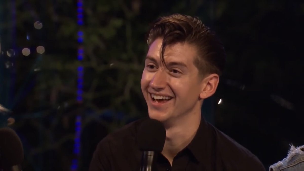 i want a boyfriend that looks like alex turner
i want a boyfriend that dresses like alex turner
i want a boyfriend that sings like alex turner
i want a boyfriend that acts like alex turner
i want a boyfriend that is alex turner