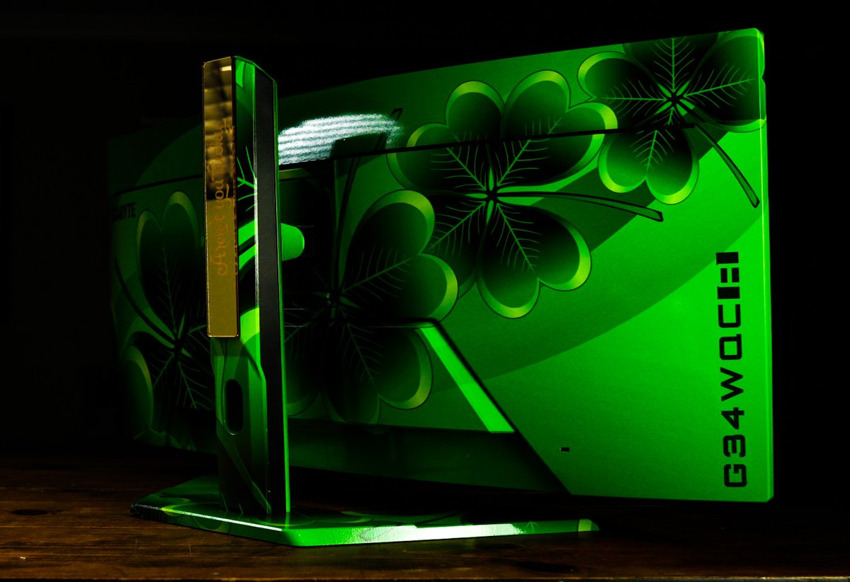 AorusOfficial's tweet photo. 🍀Aren''t You Lucky🍀

In celebration of #StPatricksDay, we're bringing you this beautiful St Patrick's Day themed G34WQC A monitor mod with @pcwerkz!! 

🎁Enter the giveaway to bring it home👉https://t.co/7j9D4tDOQb

#PoweredByAORUS #AORUS https://t.co/7lCOCDqZfH