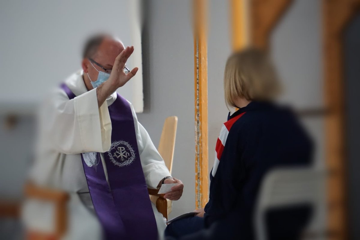 NazaretArrecife's tweet photo. El principal talento de Dios es el perdón y la misericordia…sin juzgar…solo PERDONAR #confesiones #Cuaresma2022 #GODtalent https://t.co/Ox6dkgAteB