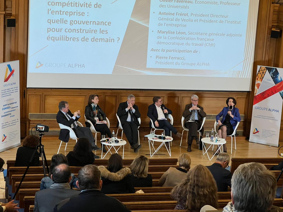 berarddemalavas's tweet photo. #Alphadebats
"Celui qui décide est celui qui prend les risques comme disait Jaurès. Le partage de la valeur prend en compte cette prise de risque" Dominique Carlac'h vice-présidente @medef https://t.co/xGf0MkummT